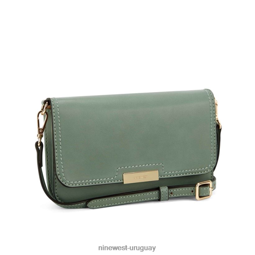 BD04222629 Nine West billetera lawson en una cuerda áloe