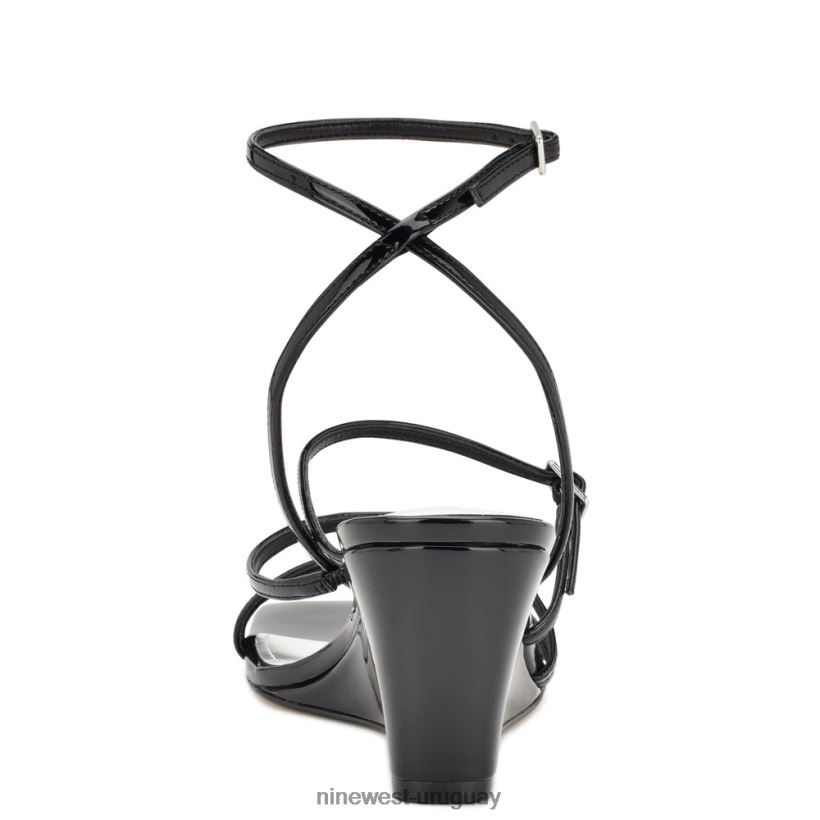 BD04221130 Nine West sandalias con cuña y tira en el tobillo Keamer charol negro