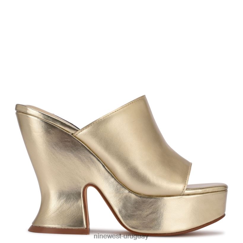 BD0422640 Nine West sandalias con plataforma y flores