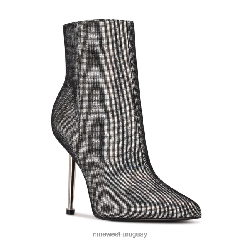 BD04221861 Nine West probando botines de vestir holográfico de plata