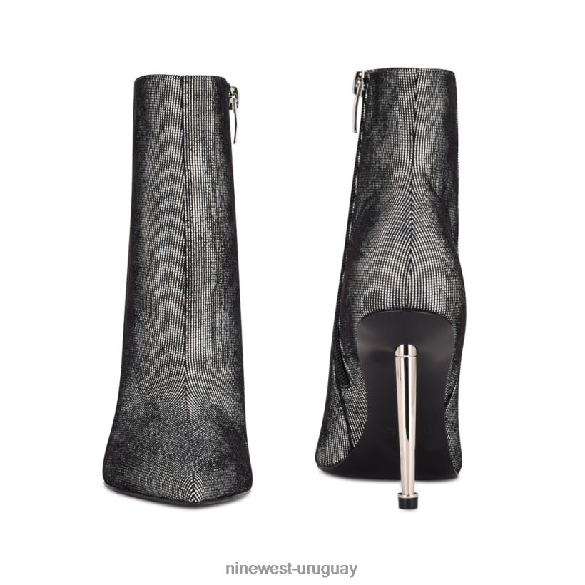 BD04221861 Nine West probando botines de vestir holográfico de plata
